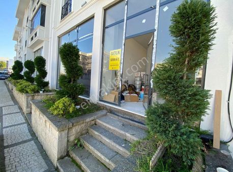 Güvenlikli Lüks Site İçi, Yeni Projelere Yakın Satılık Dükkan