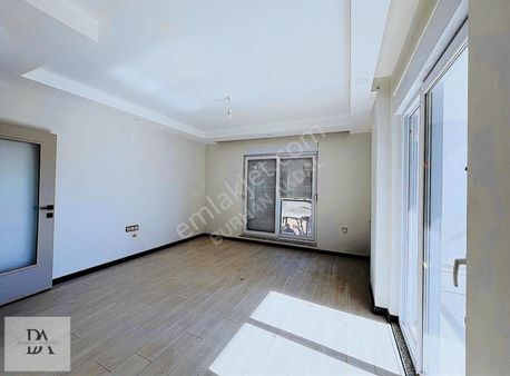 Sıfır-iskanlı Kat Ve Cephe Seçenekli Çok İyi Konum 2+1 Daireler