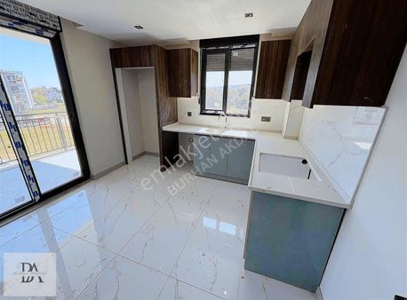 Havuzlu Lüks Yapım Site İçi Katta E.banyo_giyinme Oda 3+1 Daire!