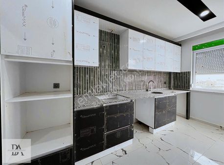 Demirel'de İskanlı Katta Geniş 3+1 Balkonlu Asansörlü Dolu Daire