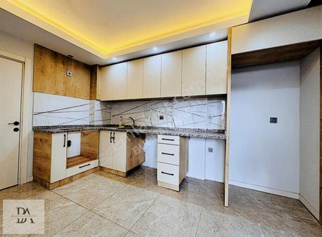 Demirel'de Merkezi Konum Her Şeyi Ayrı Ekstralı Dolu 2+1 Daire