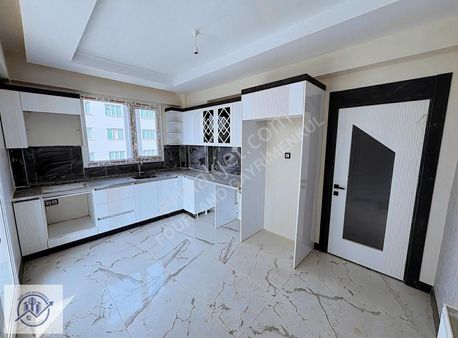 Four Land Gayrimenkul Farkıyla 450'li Evlerde 2+1 Satılık Daire