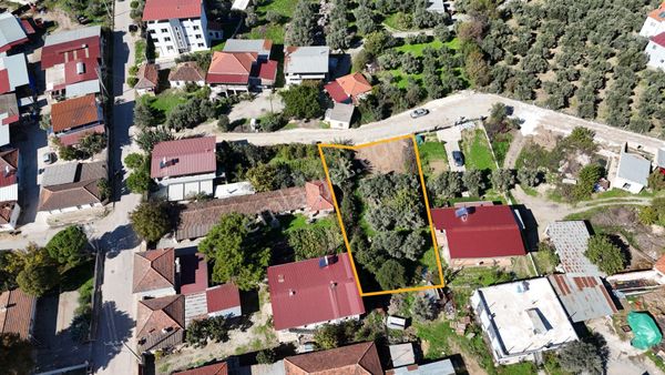 İzmir Menderes Oğlananasında 756 M2 0,6 Emsal İmarlı Konut Arsa