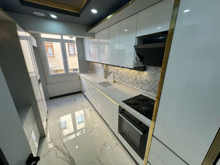 Bayram Gayrimenkulden Akşemsettin Mah 2+1 Ara Katta Full+full Yapılı Satılık Muazzam Daire
