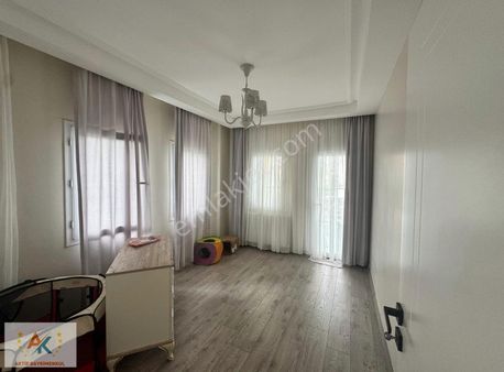 Aktif Gayrimenkulden Altaylar Ülkü Köyde Satılık Dubleks Villa