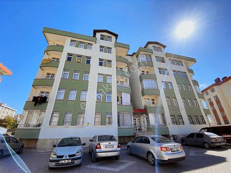 Akabe Sitelerinde Satılık Arakat 3+1 Daire