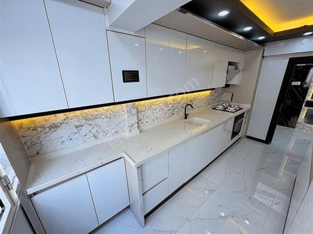 İstasyon Mah 3+1 2. Ara Katta Cadde Üzerinde Ful Yapılı Daire