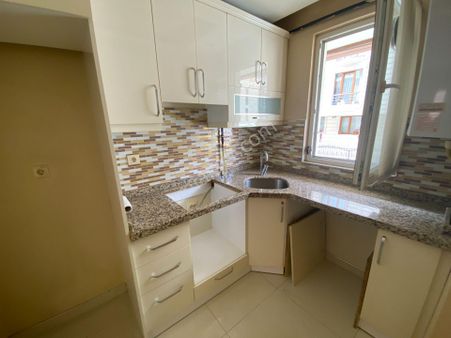 Lidya Emlak'tan E-5 Dibi 2+1 80m2 Yeni Bina Y.giriş Satılık Dai.