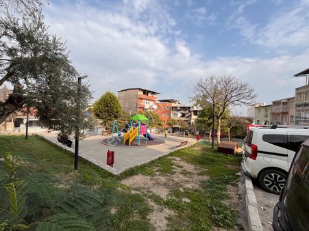 Bozyakada Genç Binada 3+1 135m2 Arakat Otoparklı Asansörlü Köşe Daire