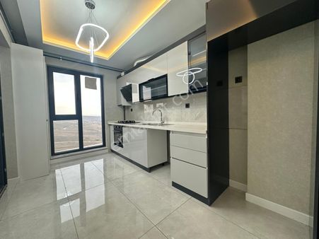 Duru Emlak'tan Hastane Yakını Lüks Sitede Y.ısıtmalı 2+1 Daire