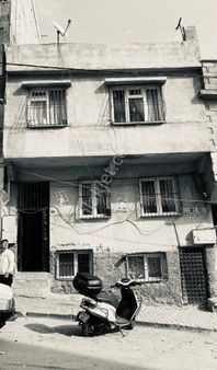 Güneş De 65m 3 Katlı,2 Şer Odalı,semt Pazarı Yanı Uygun Ev