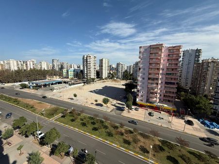 T.özal Hasanusta Cvr/a.türkeş Blv Üzeri/3+1/k.mutfak/ 9/9 Gdk !!