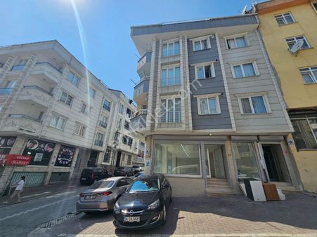 Kıraç Hürriyet'de 270 M² Depolu Kepenkli Masrafsız Köşe Dükkan !