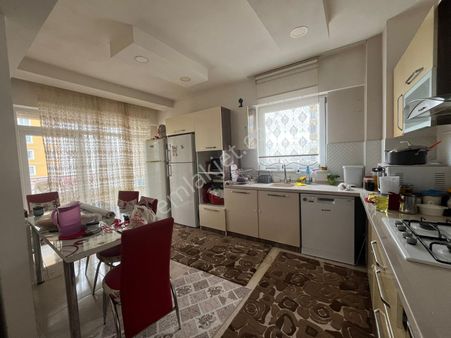 Elisa Gyo// İldem De Cadde Üzeri Ara Kat 3+1 Güney Cepheli Satılık Fırsat Dairesi