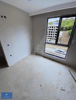 Büyükoyumcada Tramvaya Yürüme Mesafesinde 1+1