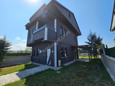 4+1 Müstakil Arsada,denize Yakın,otoparklı Villa - Vılla For Sale