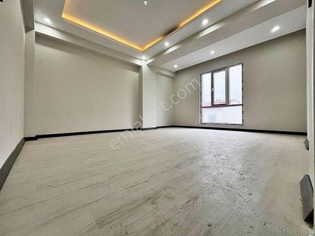 Azer Yapıdan Okullar Bölgesinde İskanlı Satılık Arakat 2+1 Daire