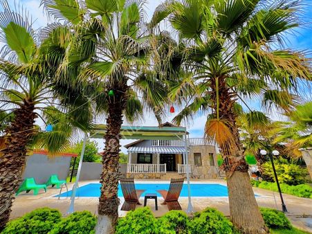 Muğla Köyceğiz'de Satılık Havuzlu 5+1 Lüks İngiliz Taş Villa