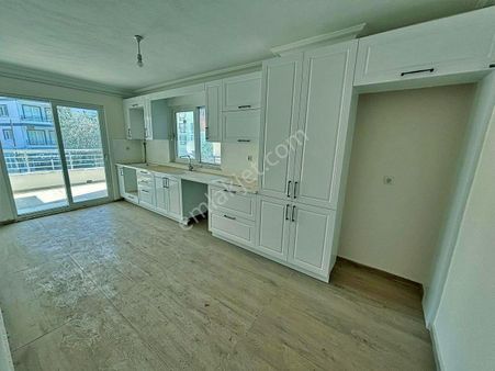 Uytundan Burhaniye Mahkeme Mahallesinde Arakat Satılık 3+1 Daire