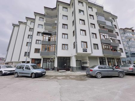 Merkez Cumhuriyet Kiralık Geniş 2+1 Daire Ara Kat