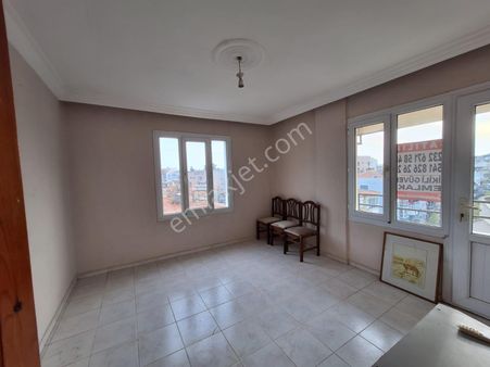Bergama Maltepe Mahallesinde 2+1 Ayrı Mutfaklı 95 M2 Daire
