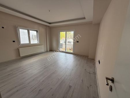 Bal Gayrimenkul-kemalpaşa Mah.top Sahası Karşısında Kiralık 2+1