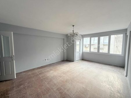 Üçyol Metro Yakını 3+1 115 M2 Köşe Deniz Gören Daire