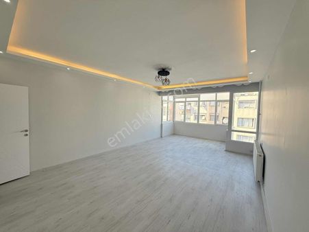 Bahçelievler Ümit Sitesi Otoparklı 3+1 135 M2 Lüx Arakat Daire