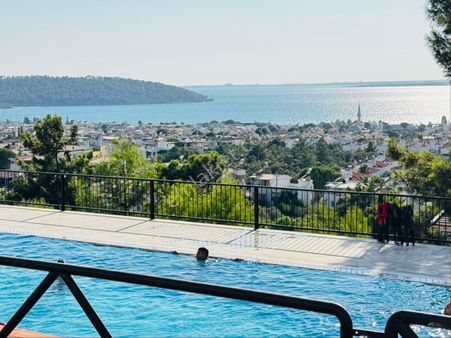 Akbük Merkezde Kesintisiz Deniz Manzaralı 3+1 Dubleks – Bahçe Ve Teras Katı Seçenekleriyle