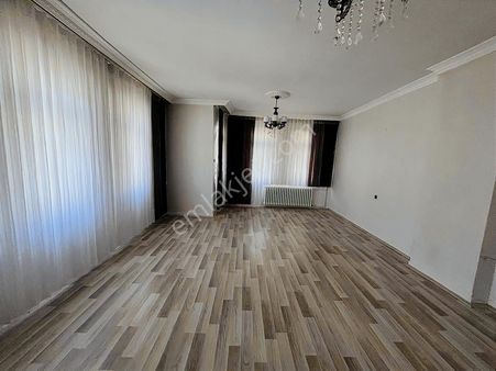 Bağdat Caddesinde 2+1 İçi Full Yapılı Kiralık Daire