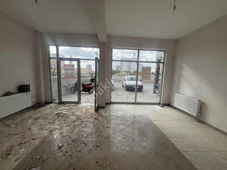 Havalanı Yolunda Hoca Ahmet Yesevi'de Kiralık Dükkan