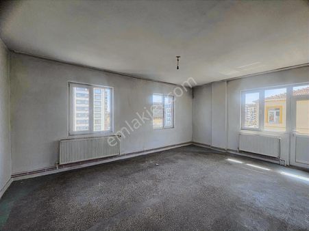 Mithatpaşa Anayol Üstünde 3+1 Kiralık Daire