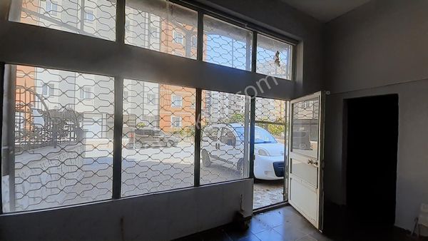 Mithatpaşa Mahallesinde 40 M2 Kiralık Dükkan