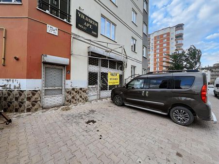 Mithatpa'da 40 M2 Satılık Dükkan