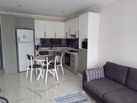 Kiralık, Modern Vega Style Sitesinde, Eşyalı Denize Sadece 50 Mt. Mesafede Yeni 1+1 Daire