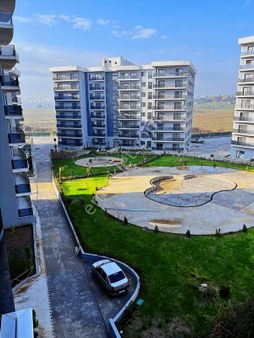 Bahçeşehir Royal Sitesinde Havuz Ve Peyzaj Manzaralı 3+1 Daire