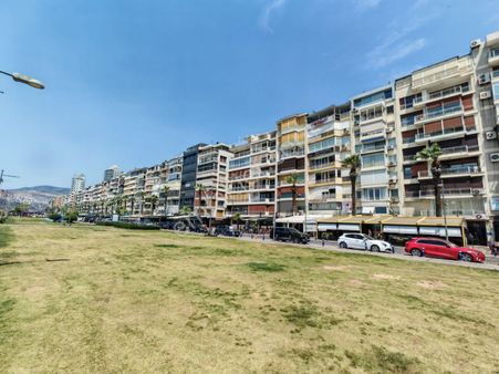 İzmir Kordon'da 160 M2 Satılık İşyeri