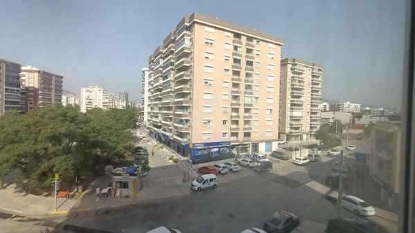Bayraklı Manavkuyu'da Satılık 3+1 150m2 Daire