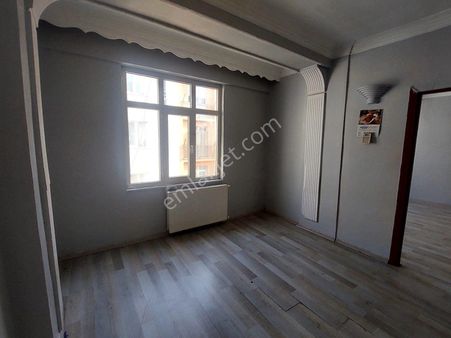 Recep Ümit Emlak'tan Tunalı Mahallesi Gaffar Okan Caddesi Yakını Ara Kat 2+1 Kiralık Daire