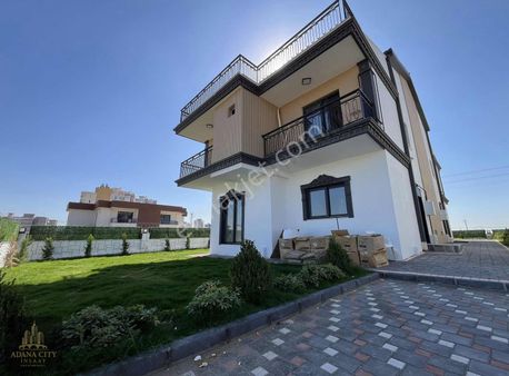 Ertuğrulgazi'de Lüx Site İçerisinde Bitişik Nizam Satılık Villa