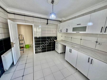 Mevlana Kültür Merkezi Yakınında 3+1 Yapılı Daire!