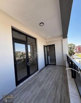 Fetih Caddesine Cepheli 3+1 Yüksek Giriş Kat Daire