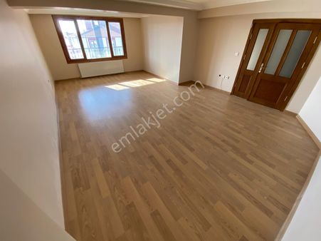 Özyılmaz'dan Subayevlerinde Ebeveyn Banyolu Geniş Daire