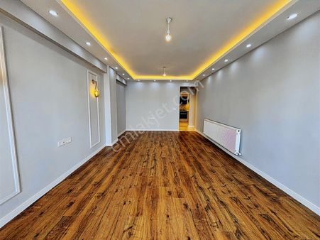 Göztepe Stad Yakını Arakat Tadilatlı 3+1 Satılık Daire