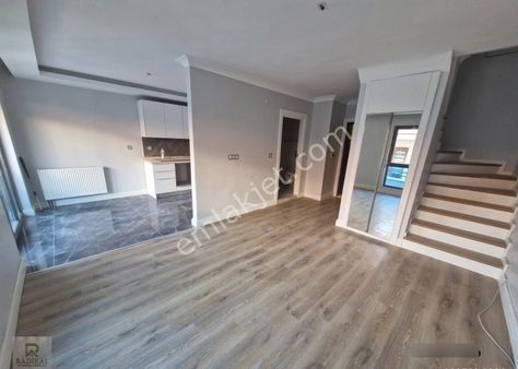Birlik Mahallesi 450. Cadde Üzeri Helia Suitte Kiralık 2,5+1 Dubleks Daire ..........