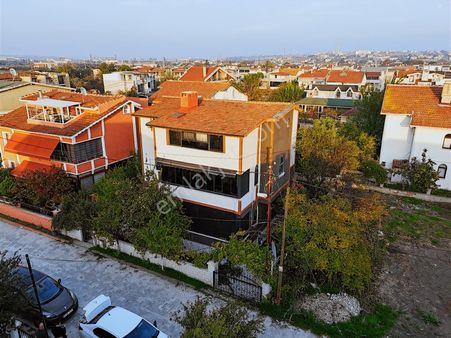 Silivri Beyaz Evler Sitesi Satılık Yaz-kış Oturuma Uygun Villa