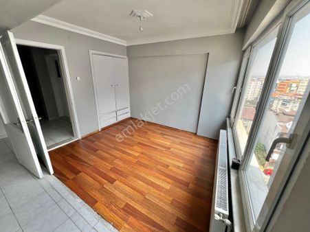 Fark20'den İstiklal'de Cadde Üstü 2+1 Satılık Daire