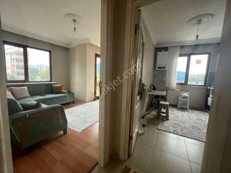 Samandıra Merkeze Yakın Krediye Uygun İskanlı Kombili 2+1 Daire