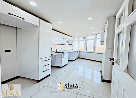 Ana Cadde Üzeri Çift Balkonlu Masrafsız 2+1 Fırsat Geniş Daire