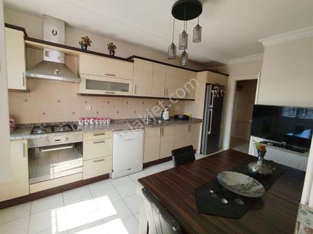 Adana Çukurovada Mavi Bulvarda Eşyalı 3+1 Kiralık Geniş Fırsat Daire